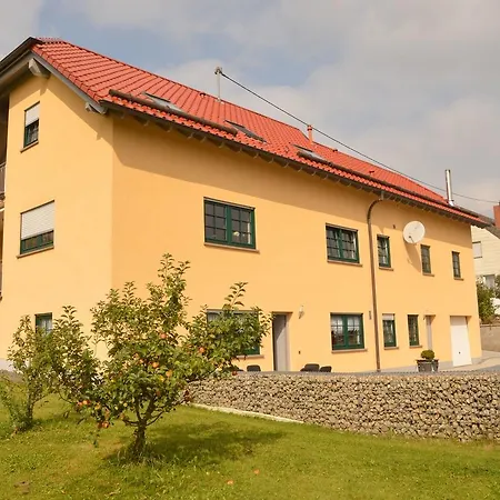 شقة Spacious With Garden In Germany *