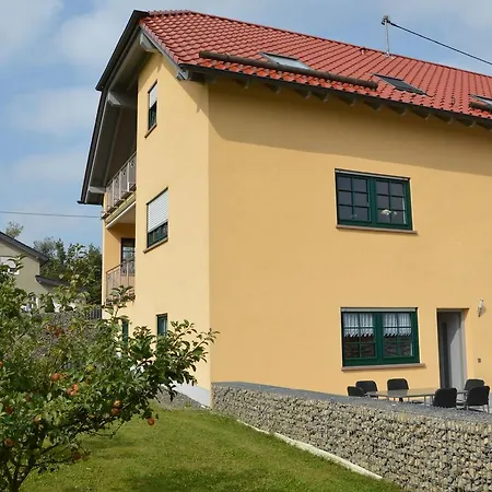 Spacious With Garden In Germany *