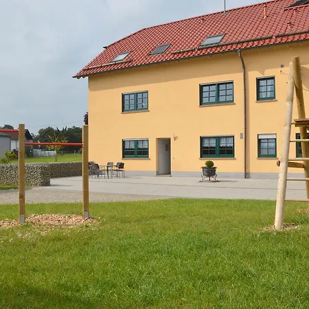Spacious With Garden In Germany *